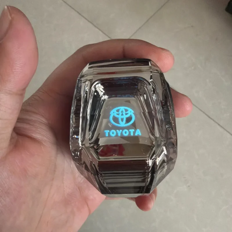 toyota-crystal-led-gear-knob-led logo